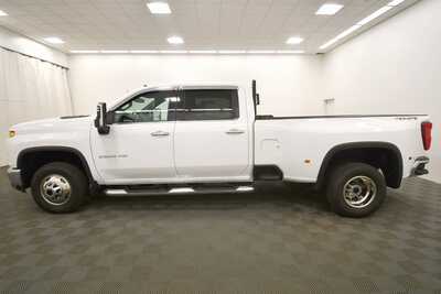 2021 Chevrolet 3500 Crew Cab, $47499. Photo 4
