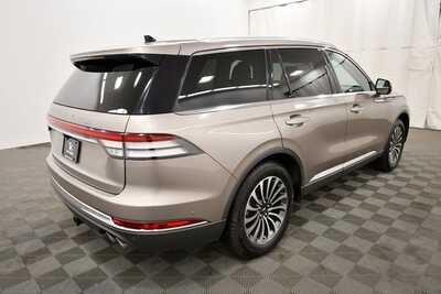 2021 Lincoln Aviator, $36495. Photo 8