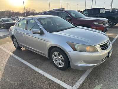2010 Honda Accord, $10999. Photo 2