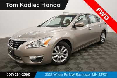 2015 Nissan Altima, $9999. Photo 1