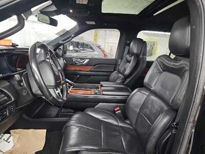 2020 Lincoln Navigator, $38999. Photo 3
