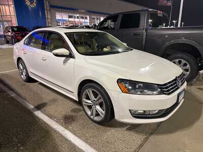 2012 Volkswagen Passat, $9999. Photo 2