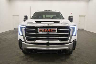 2024 GMC 2500 Crew Cab, $54844. Photo 11