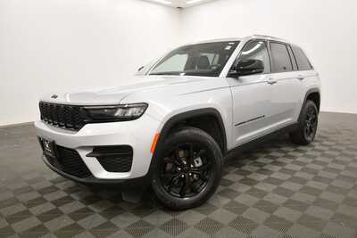 2024 Jeep Grand Cherokee, $29499. Photo 2