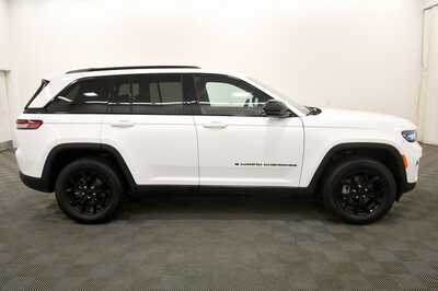 2024 Jeep Grand Cherokee, $27499. Photo 9