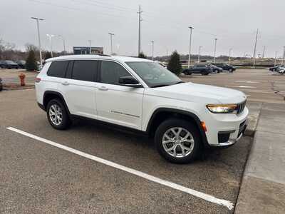 2023 Jeep Grand Cherokee L, $31047. Photo 2
