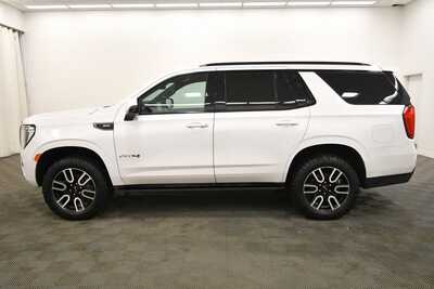 2022 GMC Yukon, $55999. Photo 4