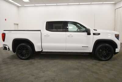 2023 GMC 1500 Crew Cab, $43999. Photo 9