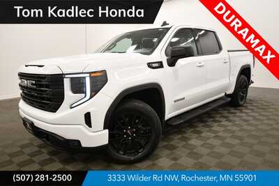 2023 GMC 1500 Crew Cab, $43999. Photo 1