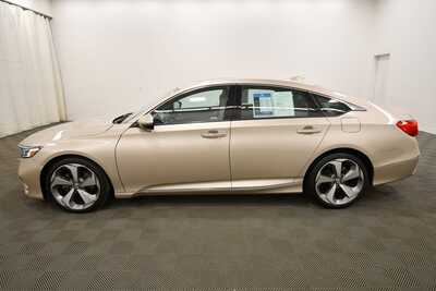 2020 Honda Accord, $27999. Photo 4