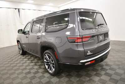 2022 Jeep Wagoneer, $39999. Photo 5