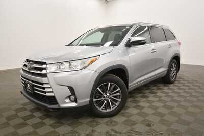 2017 Toyota Highlander, $18499. Photo 2