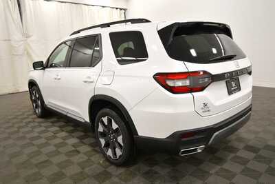2026 Honda Pilot, $50082. Photo 5