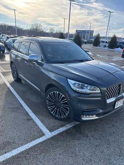 2022 Lincoln Aviator, $44999. Photo 2