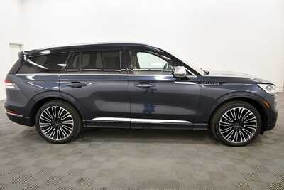 2022 Lincoln Aviator, $39995. Photo 9