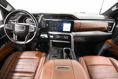 2024 GMC 2500 Crew Cab, $72499. Photo 3