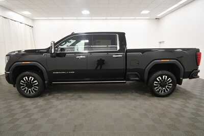 2024 GMC 2500 Crew Cab, $72499. Photo 4