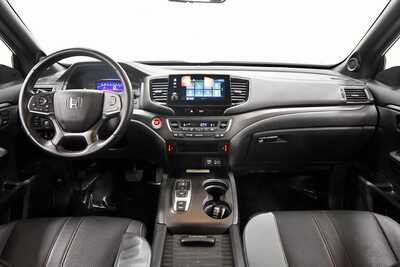 2022 Honda Passport, $24999. Photo 3