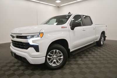 2022 Chevrolet 1500 Crew Cab, $35999. Photo 2