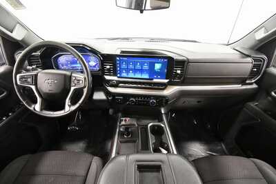 2022 Chevrolet 1500 Crew Cab, $34999. Photo 3