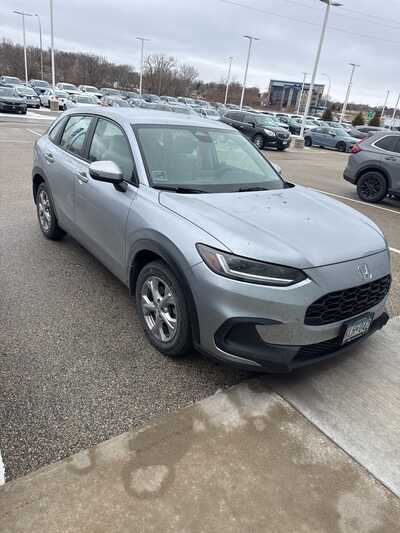 2023 Honda HR-V, $22305. Photo 2