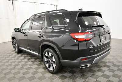 2026 Honda Pilot, $50410. Photo 5