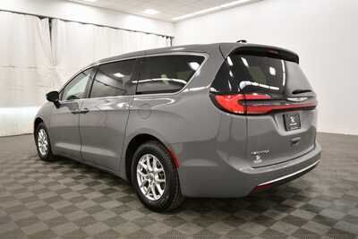 2023 Chrysler Pacifica, $24365. Photo 5