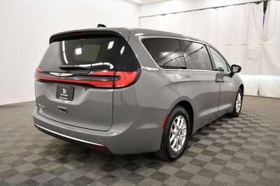 2023 Chrysler Pacifica, $24365. Photo 7