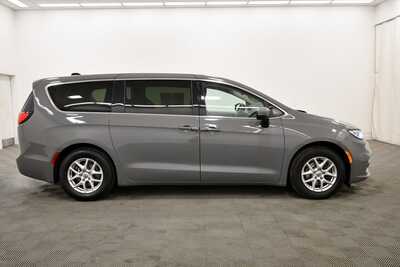 2023 Chrysler Pacifica, $24365. Photo 8