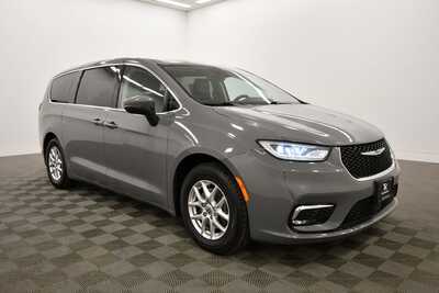 2023 Chrysler Pacifica, $24365. Photo 9