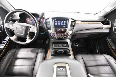 2016 GMC Yukon XL, $14999. Photo 3