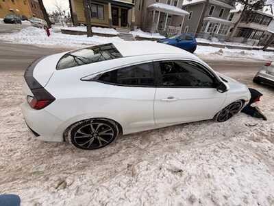 2019 Honda Civic, $15999. Photo 2