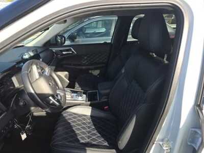 2024 Mitsubishi Outlander, $32911. Photo 3