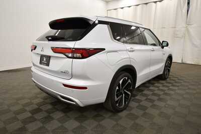 2024 Mitsubishi Outlander, $33995. Photo 8