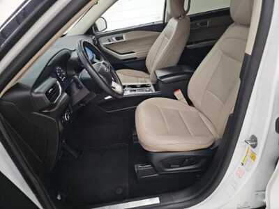 2024 Ford Explorer, $31594. Photo 3