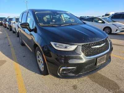 2024 Chrysler Pacifica, $33499. Photo 2