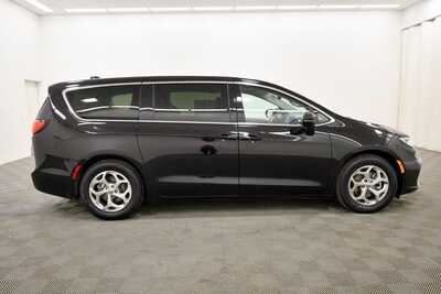 2024 Chrysler Pacifica, $33259. Photo 9