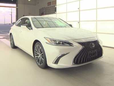 2023 Lexus ES, $37257. Photo 2
