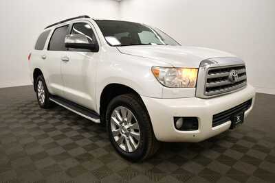 2013 Toyota Sequoia, $18795. Photo 10