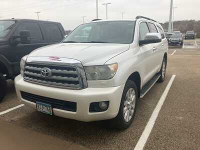 2013 Toyota Sequoia, $18748. Photo 2