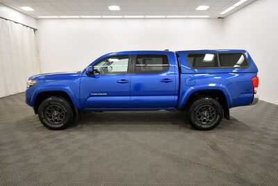 2017 Toyota Tacoma, $24499. Photo 4