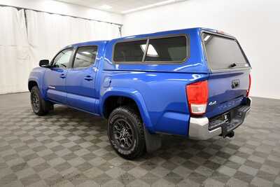 2017 Toyota Tacoma, $24499. Photo 5