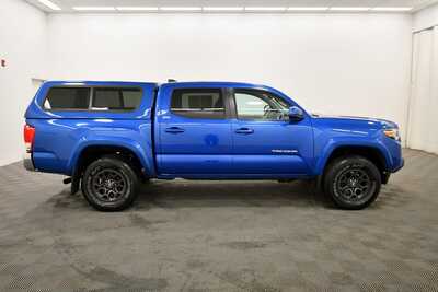 2017 Toyota Tacoma, $24499. Photo 9