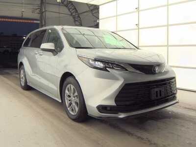 2024 Toyota Sienna, $36751. Photo 2