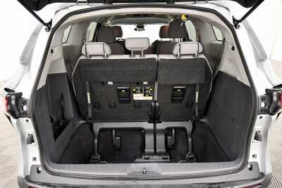 2024 Toyota Sienna, $37499. Photo 7