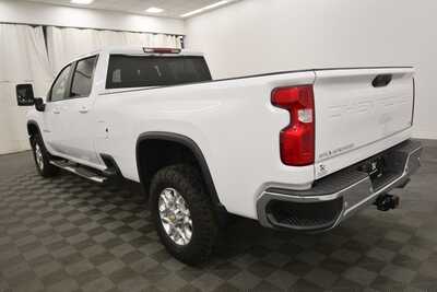 2024 Chevrolet 3500 Crew Cab, $48999. Photo 5