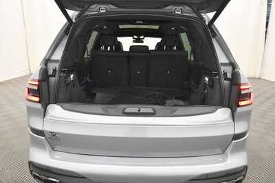 2025 BMW X7, $94999. Photo 7