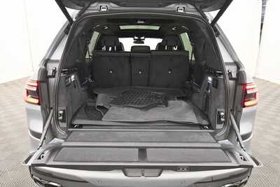 2025 BMW X7, $94999. Photo 8