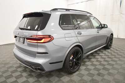 2025 BMW X7, $94999. Photo 9