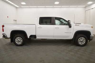 2023 Chevrolet 2500 Crew Cab, $43367. Photo 8